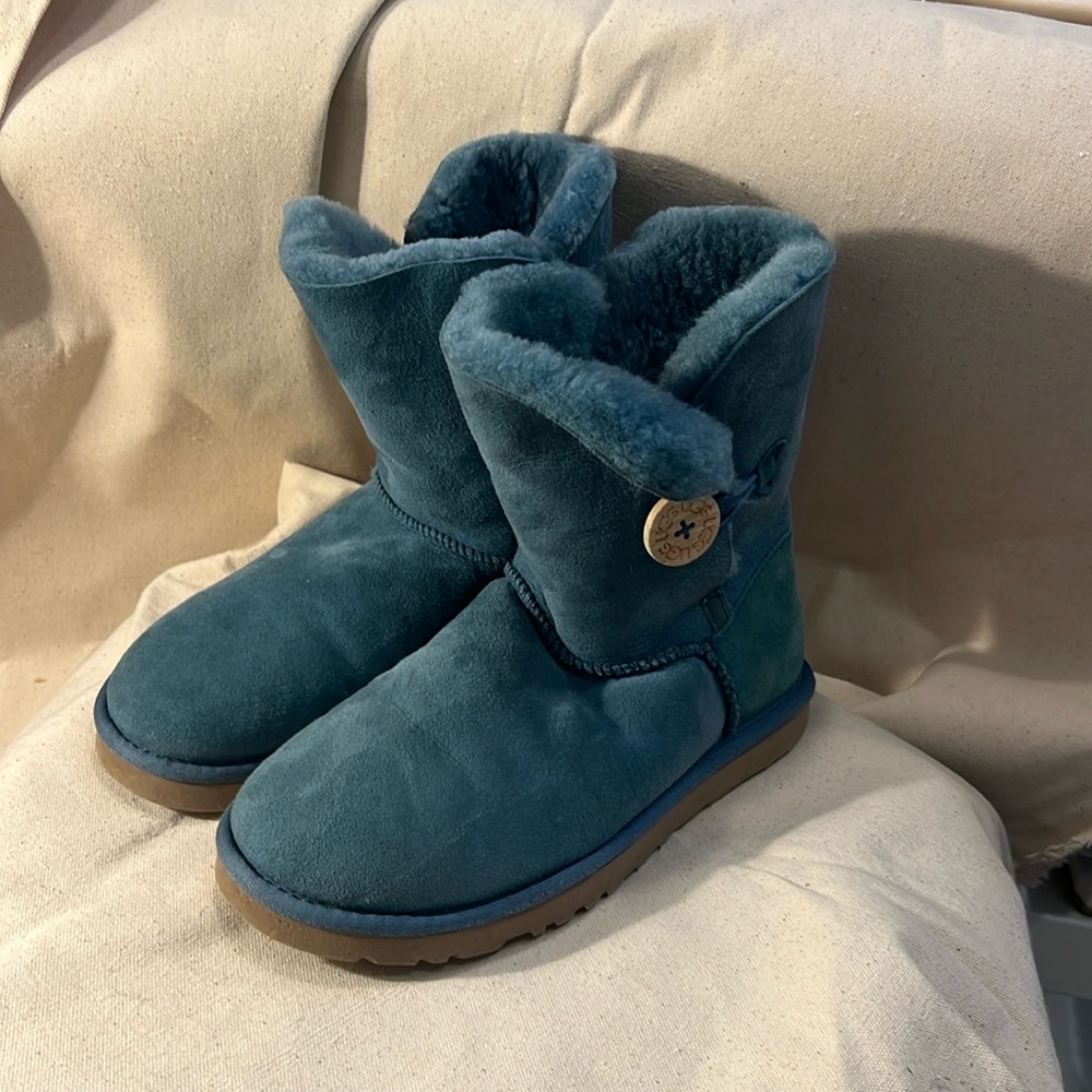 Ugg